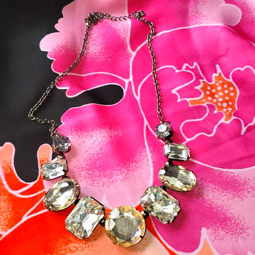 Chunky jewel necklace 😍